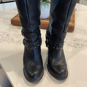 Vera Wang boots